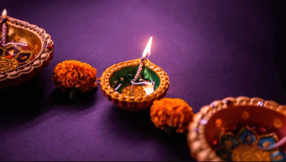 dhanteras-2022 according-to-vastu-shastra-put-these-5-things-on-your-mai-gate-on-dhanteras