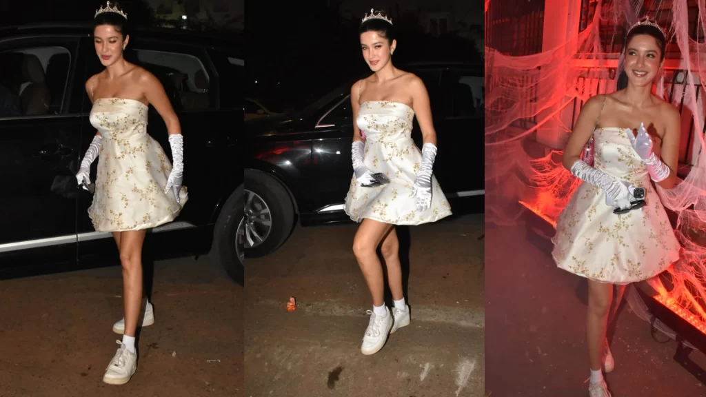 ananya-panday-and-shanaya-kapoors-oops-moment-in-Halloween-party