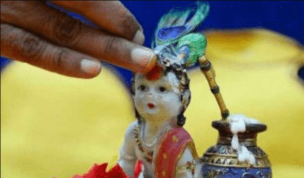 try-these-remedies-to-get-the-blessings-of-goddess-lakshmi