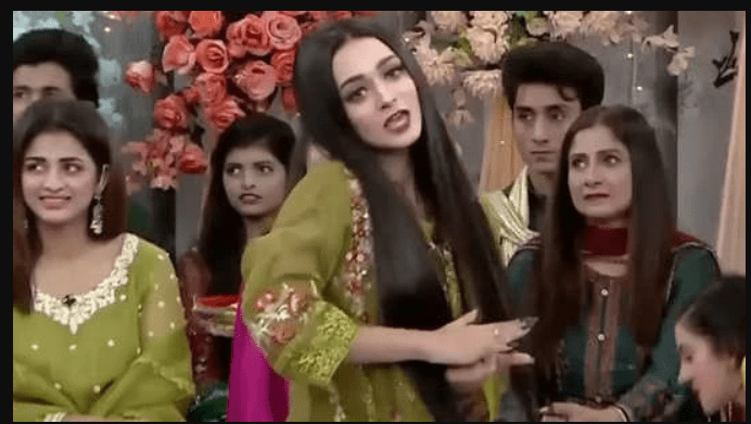 pakistani-girl-ayesha-dances-to-batiyan-bujhai-rakhdi