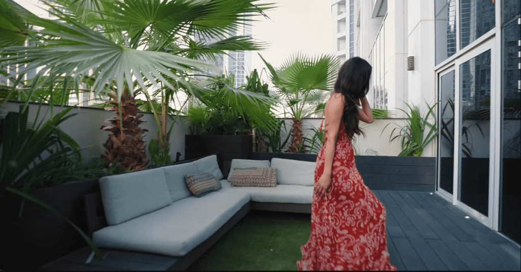 video-of-mouni-roys-luxurious-house