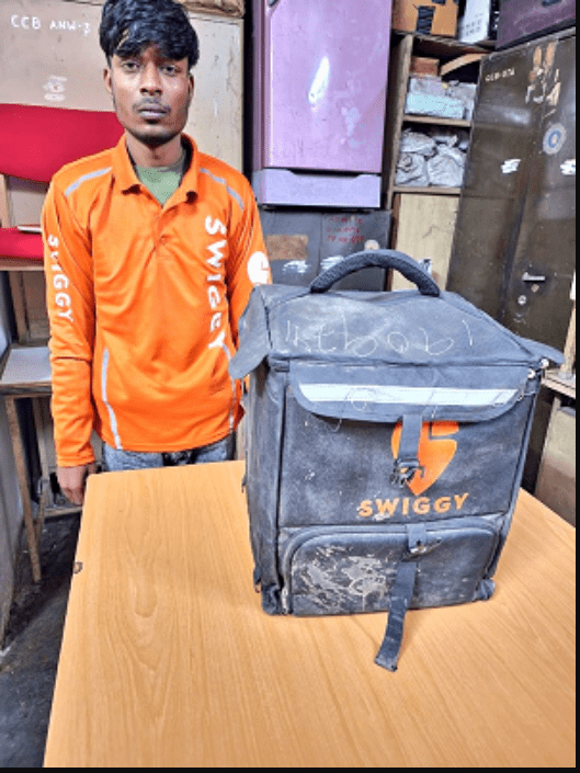 a-man-from-bihar-was-caught-selling-drugs-posing-as-a-swiggy-delivery-boy-from-bengaluru 1