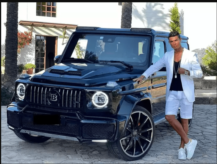 cristiano-ronaldo-lives-such-a-luxurious-life